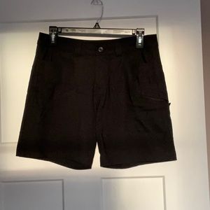 Eddie Bauer women’s shorts in black, size 6, hardly worn in great condition
